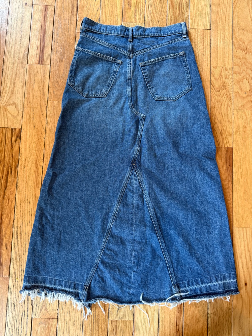 GAP Denim Maxi Skirt Slit Front Frayed Hem Medium Indigo Women’s Size 29/8 - Picture 9 of 13